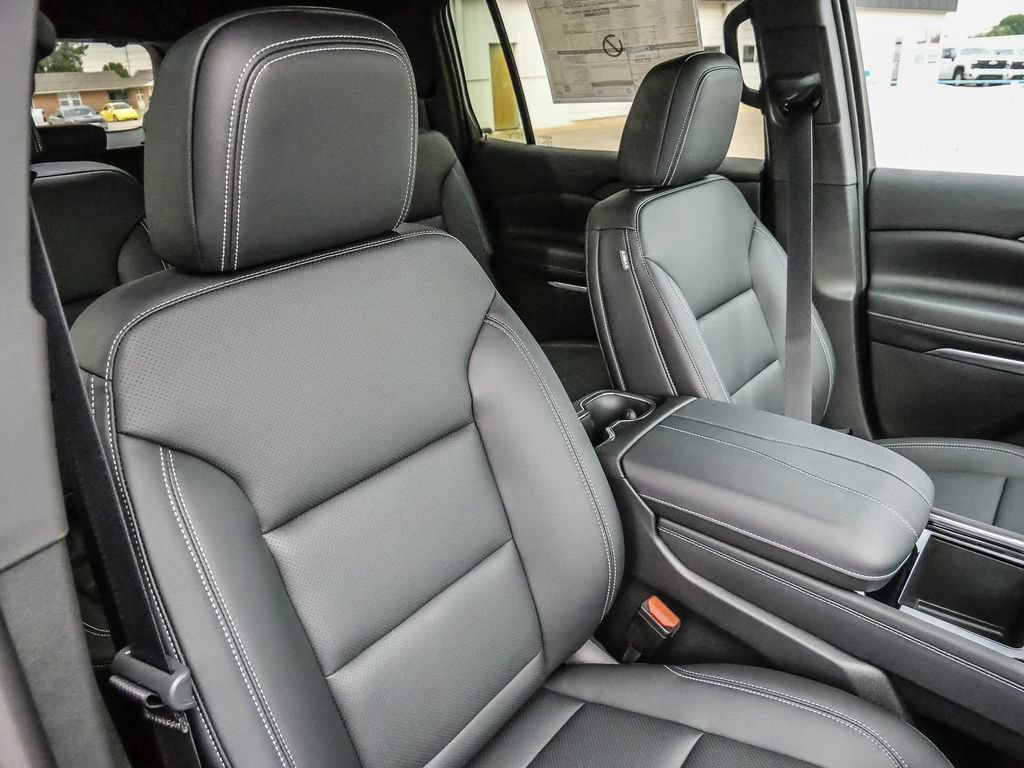 New 2027 Chevrolet Traverse LT w/ Driver Confidence Package FWD image 18