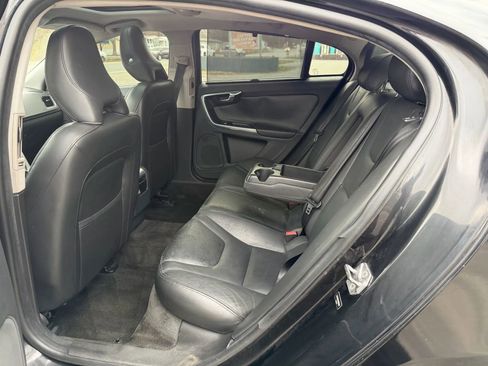 Used 2017 Volvo S60 T5 Inscription image 24