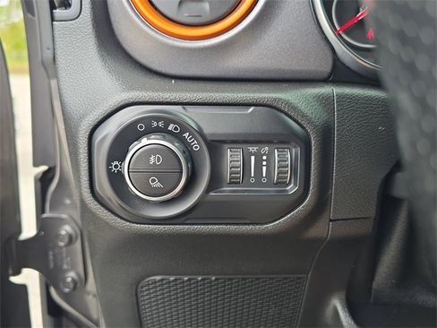 Certified 2021 Jeep Gladiator Mojave image 21