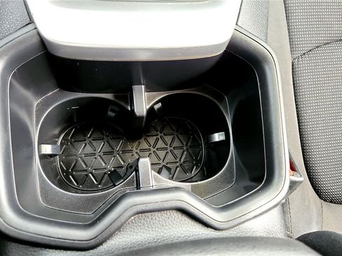 Certified 2022 Toyota RAV4 LE image 46