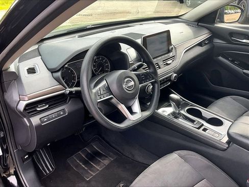 Used 2023 Nissan Altima 2.5 SV AWD/4WD image 8