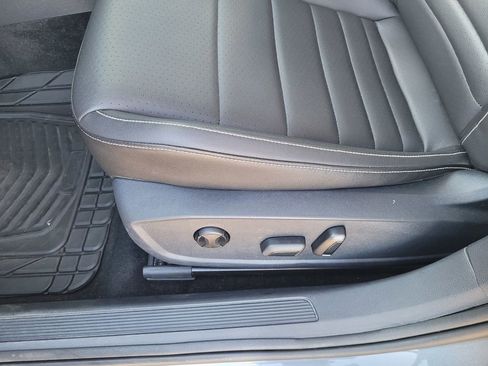 Used 2024 Volkswagen Jetta SE image 27