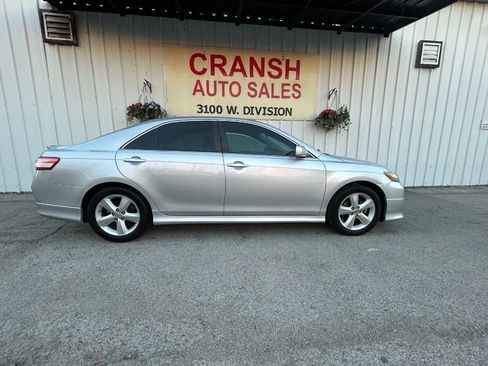 Used 2011 Toyota Camry SE w/ SE Extra-Value Pkg #1 image 4