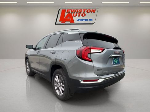 Certified 2024 GMC Terrain SLT w/ Infotainment Package II image 3