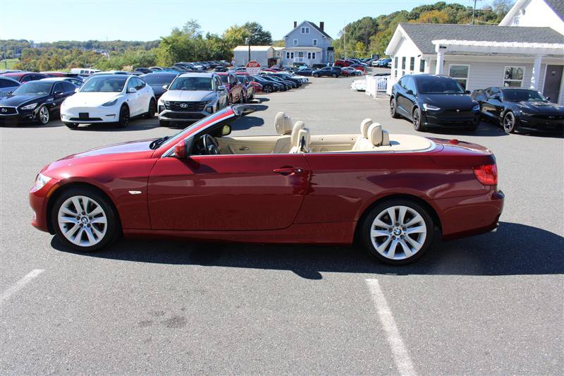 Used 2012 BMW 328i Convertible RWD image 4
