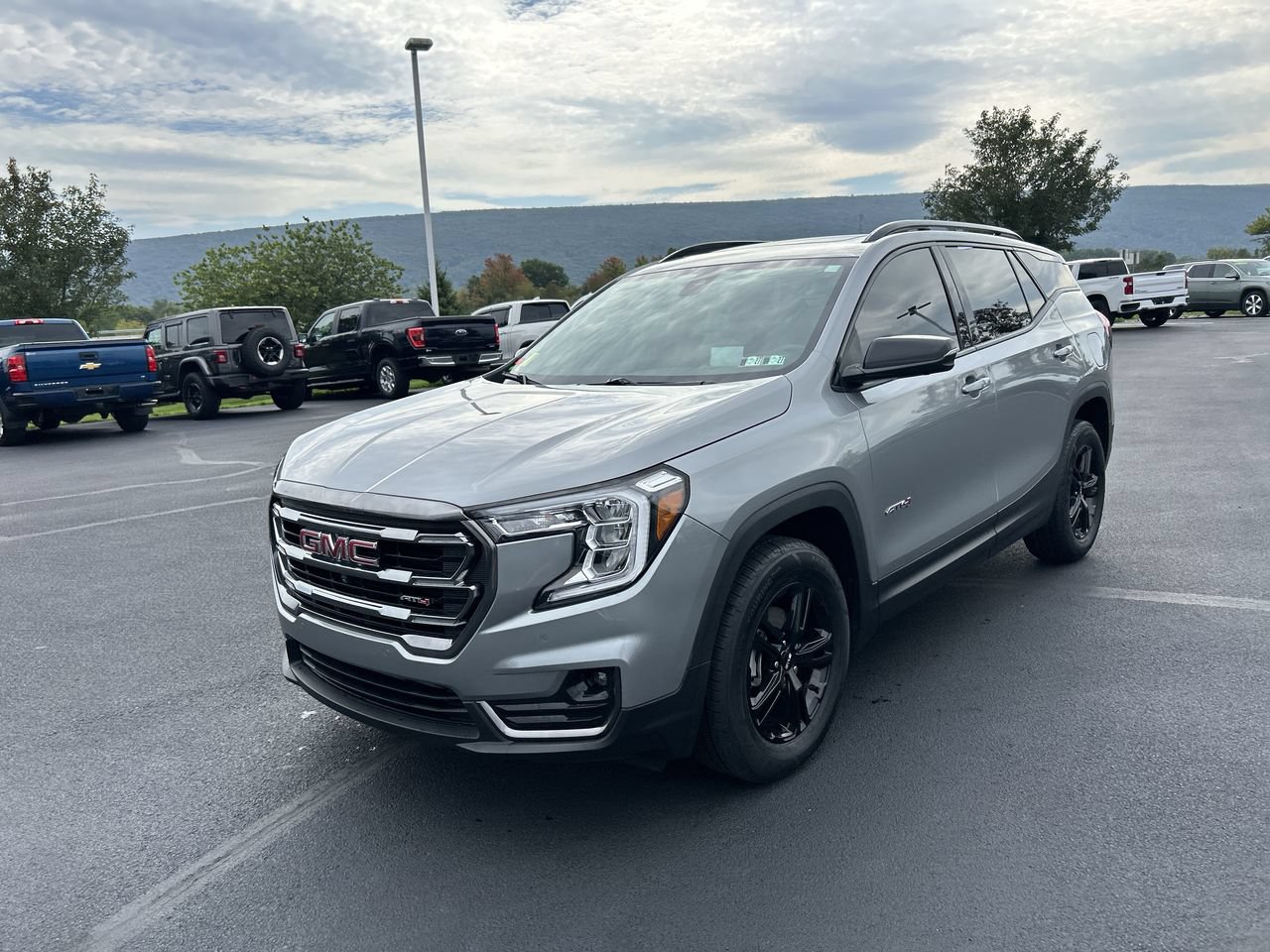 Used 2024 GMC Terrain AT4 w/ Tech Package AWD/4WD image 3