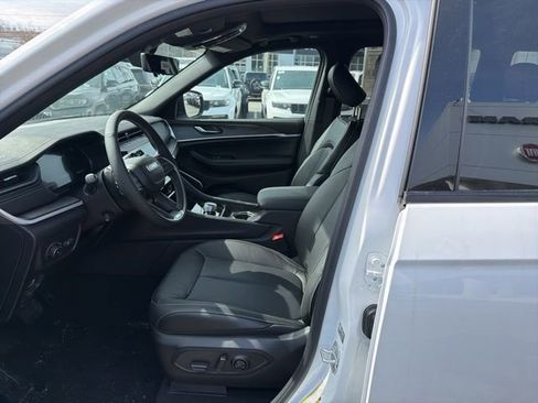 New 2026 Jeep Grand Cherokee Limited AWD/4WD image 13