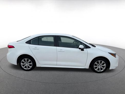 Used 2025 Toyota Corolla LE FWD image 16