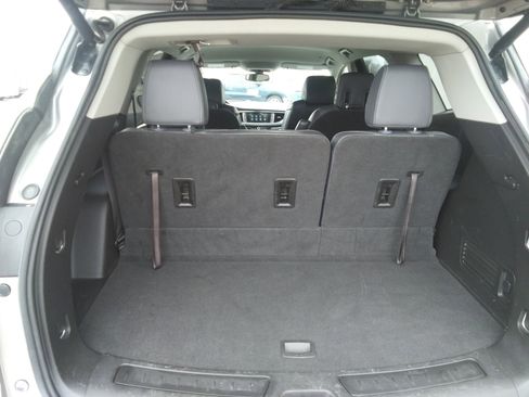 Used 2018 Buick Enclave Essence image 9