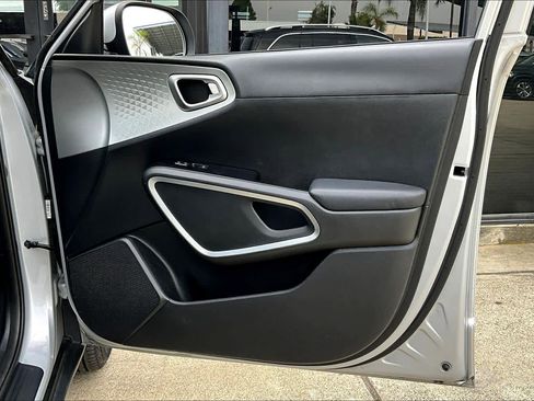 Used 2021 Kia Soul LX image 22