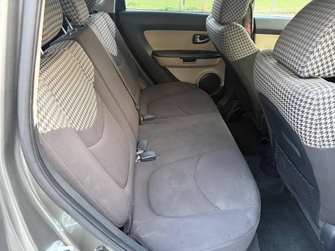 Used 2012 Kia Soul ! FWD image 9