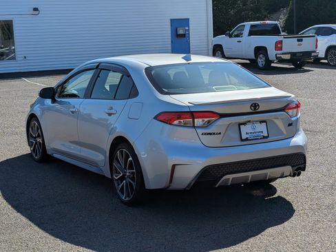 Used 2022 Toyota Corolla SE image 3