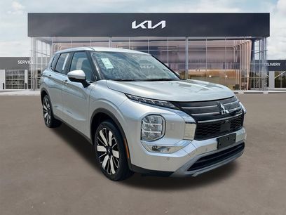 Used 2025 Mitsubishi Outlander SE