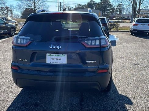 Used 2019 Jeep Cherokee Latitude w/ Cold Weather Group image 6