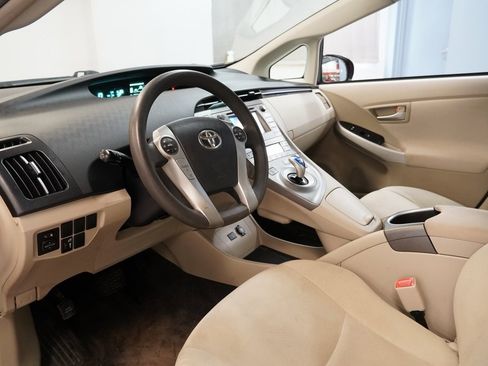Used 2013 Toyota Prius image 6