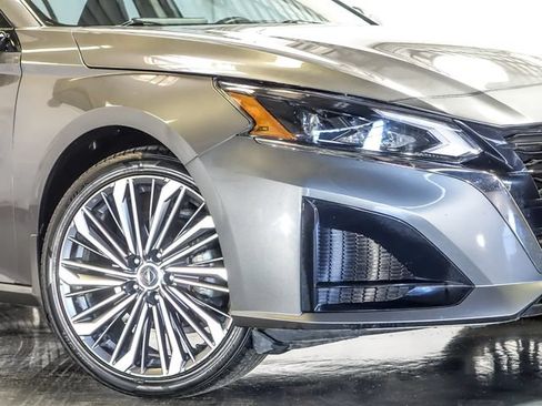 Used 2024 Nissan Altima 2.5 SL AWD/4WD image 4