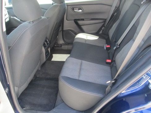 Used 2025 Nissan Rogue SV AWD/4WD image 10