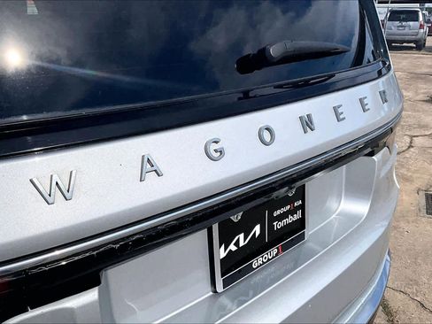 Used 2023 Jeep Wagoneer L 4WD image 27