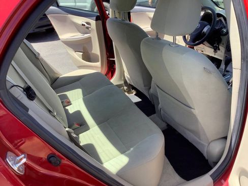 Used 2013 Toyota Corolla LE FWD image 28