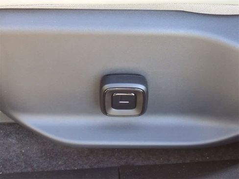 New 2025 Volvo EX30 Plus w/ Protection Package Premier image 15