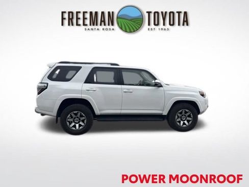 Used 2020 Toyota 4Runner TRD Off-Road Premium AWD/4WD image 4