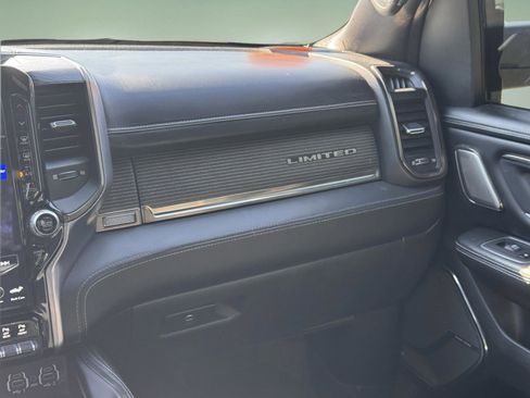 Used 2020 RAM 1500 Limited w/ Black Appearance Package AWD/4WD image 17