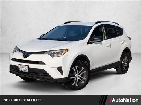 Used 2018 Toyota RAV4 LE w/ Carpet Mat Package FWD image 1