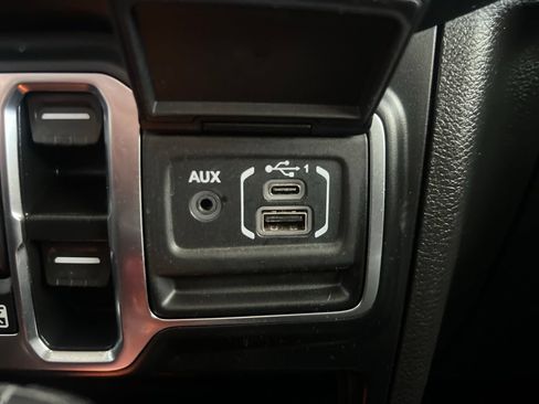 Used 2023 Jeep Wrangler Unlimited Sahara AWD/4WD image 77