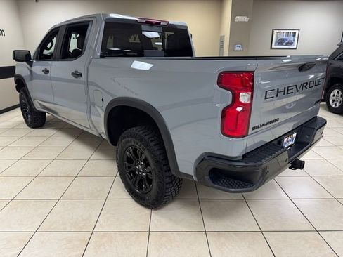 Used 2025 Chevrolet Silverado 1500 ZR2 w/ Dark Appearance Package AWD/4WD image 4