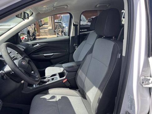 Used 2017 Ford Escape SE w/ SE Cold Weather Package AWD/4WD image 10