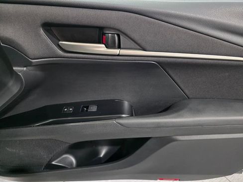Used 2025 Toyota Camry LE image 13