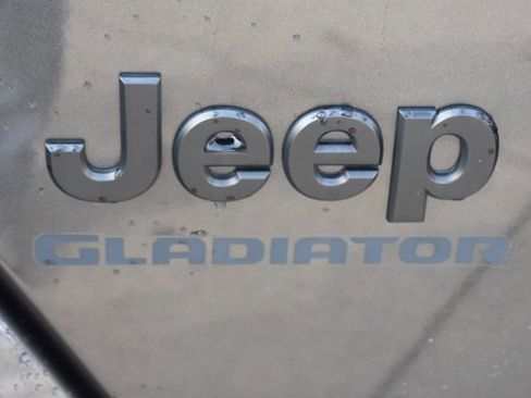 Used 2021 Jeep Gladiator Sport image 11