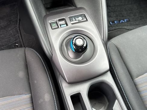 Used 2025 Nissan Leaf S FWD image 19