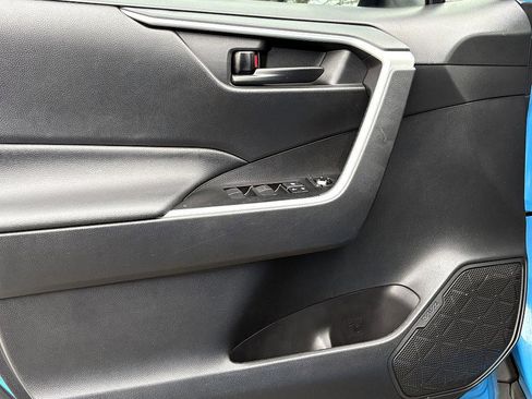 Used 2021 Toyota RAV4 LE image 15