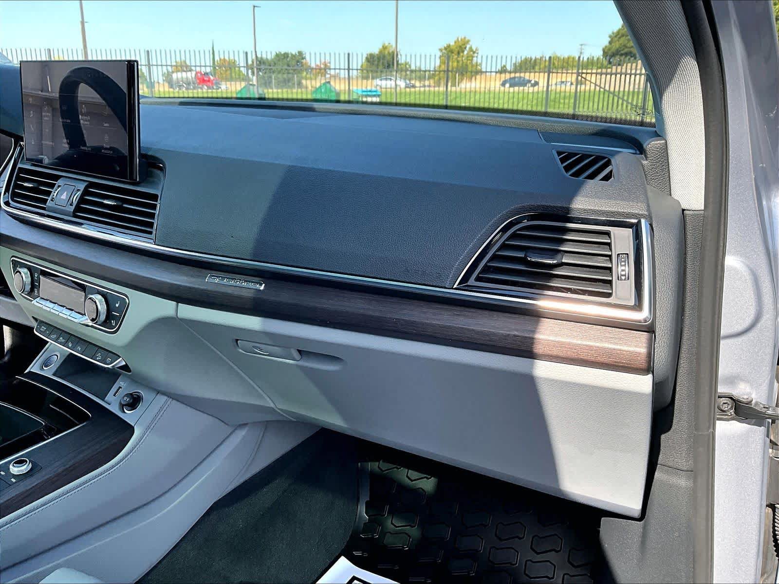 Used 2022 Audi Q5 e Prestige AWD/4WD image 21