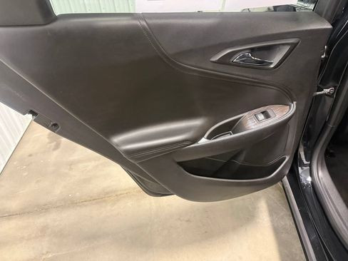 Used 2018 Chevrolet Malibu Premier w/ Premier Sun and Wheel Package FWD image 25