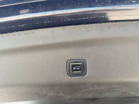 Used 2023 Chevrolet Tahoe Z71 w/ Luxury Package image 15