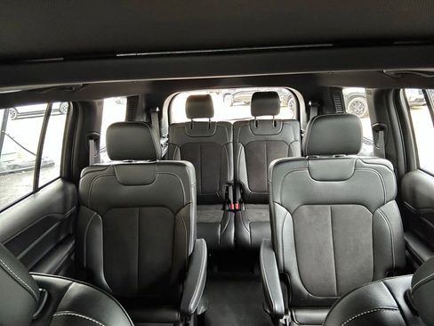 Used 2025 Jeep Grand Cherokee L Altitude RWD image 26