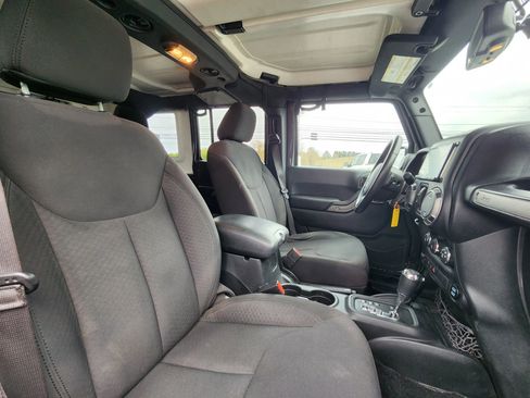 Used 2017 Jeep Wrangler Unlimited Sport w/ Quick Order Package 24S AWD/4WD image 45