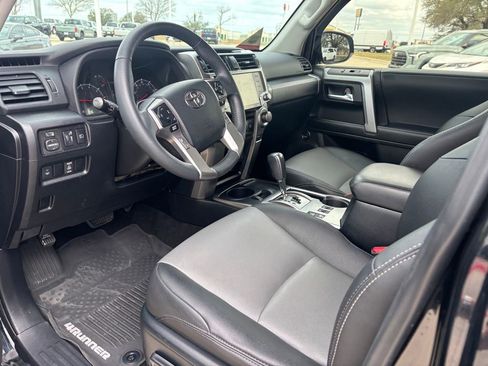 Used 2020 Toyota 4Runner SR5 image 32