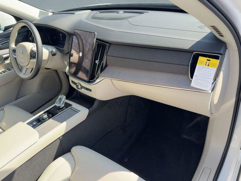 New 2026 Volvo XC90 T8 Ultra w/ Protection Package Premier image 31