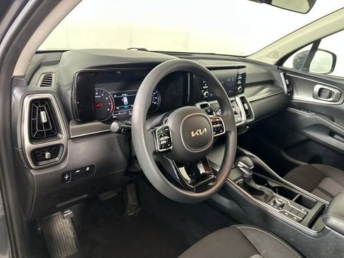 Used 2022 Kia Sorento LX image 13