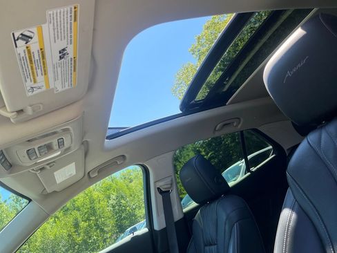 Certified 2022 Buick Envision Avenir w/ Technology Package II AWD/4WD image 29