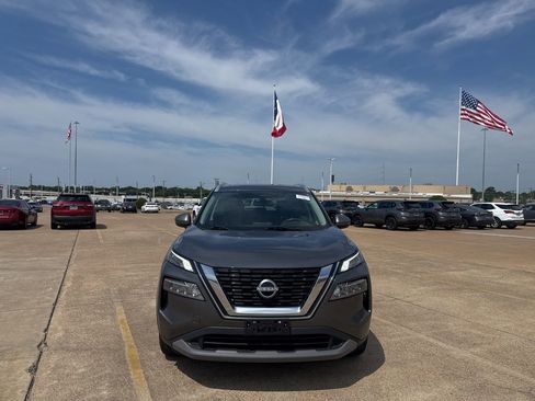 Used 2022 Nissan Rogue SV w/ SV Premium Package AWD/4WD image 4