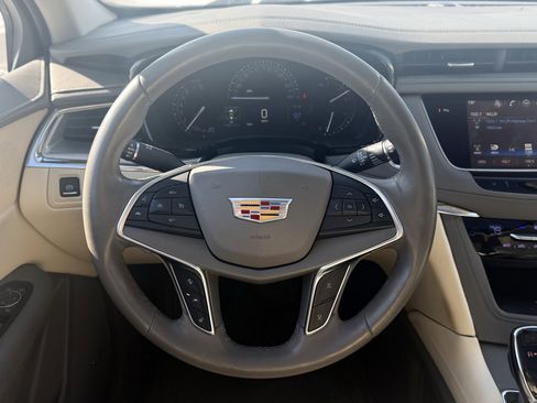 Used 2017 Cadillac XT5 Luxury w/ Driver Awareness Package image 14