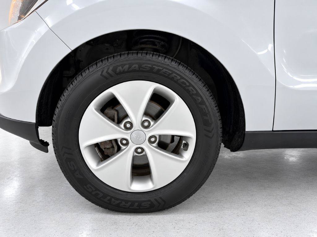 Used 2016 Kia Soul FWD image 24
