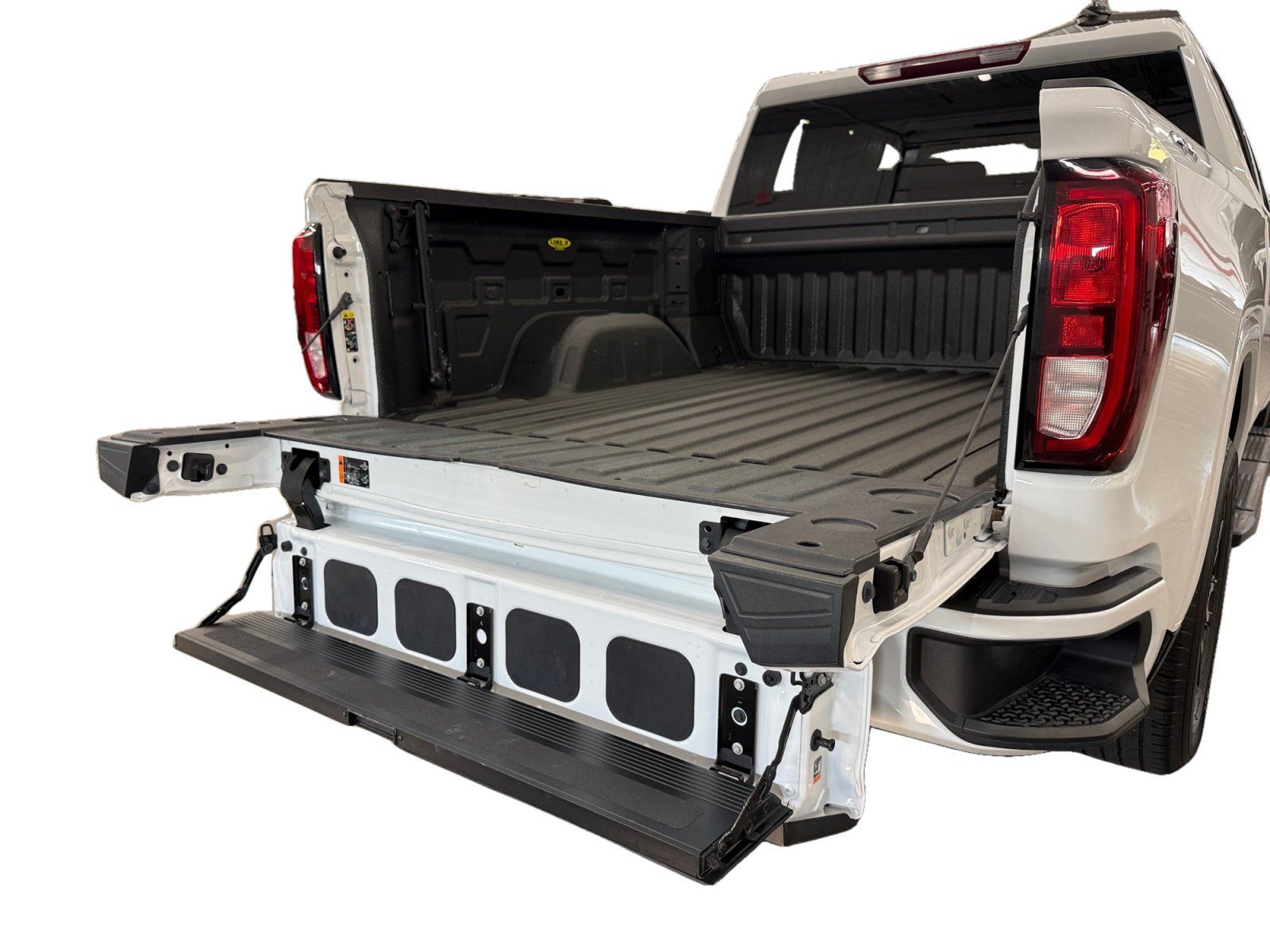 Used 2024 GMC Sierra 1500 Elevation w/ LPO, Elevation Black Package AWD/4WD image 28