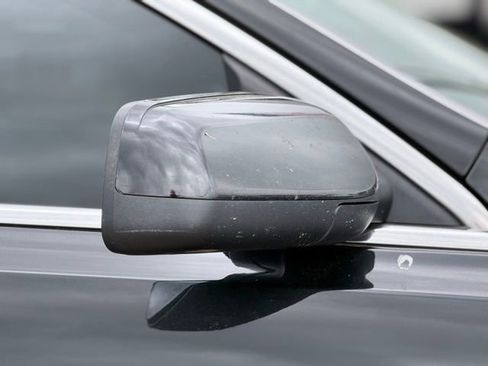 Used 2013 Lincoln MKS image 9