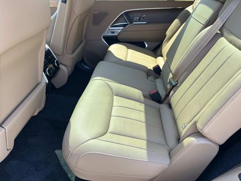 New 2026 Land Rover Range Rover Long Wheelbase SE AWD/4WD image 10