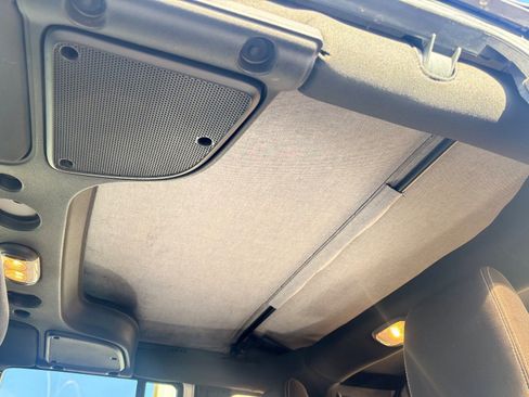 Used 2016 Jeep Wrangler Unlimited Sahara image 37